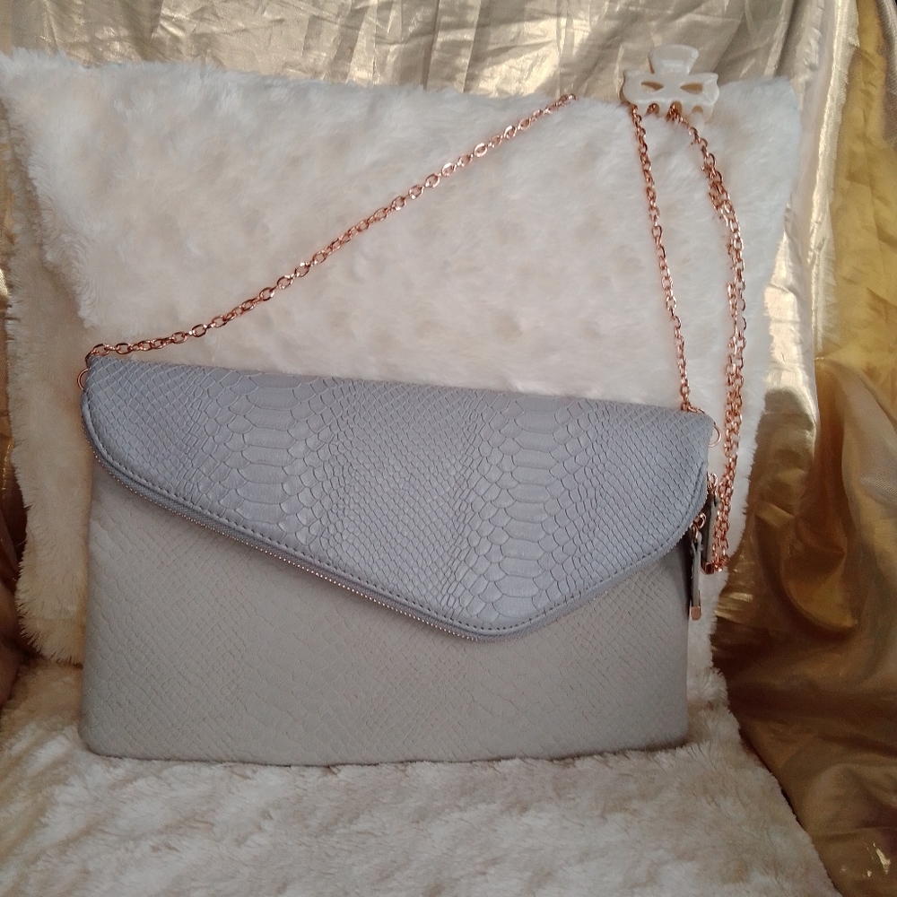 Urban expressions women's crossbody purse